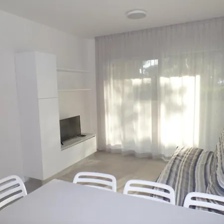 Flat For Five Guests In A Modern * Bibione