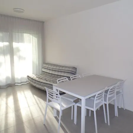 Flat For Five Guests In A Modern Apartmán *